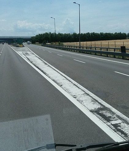 Camion in fiamme sulla A26: RIAPERTA LA BRETELLA A26-A7