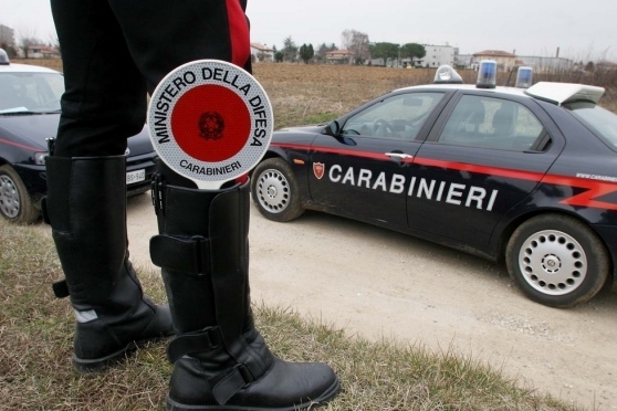 Nascondeva nel bagagliaio 6 taniche con 115 litri di gasolio