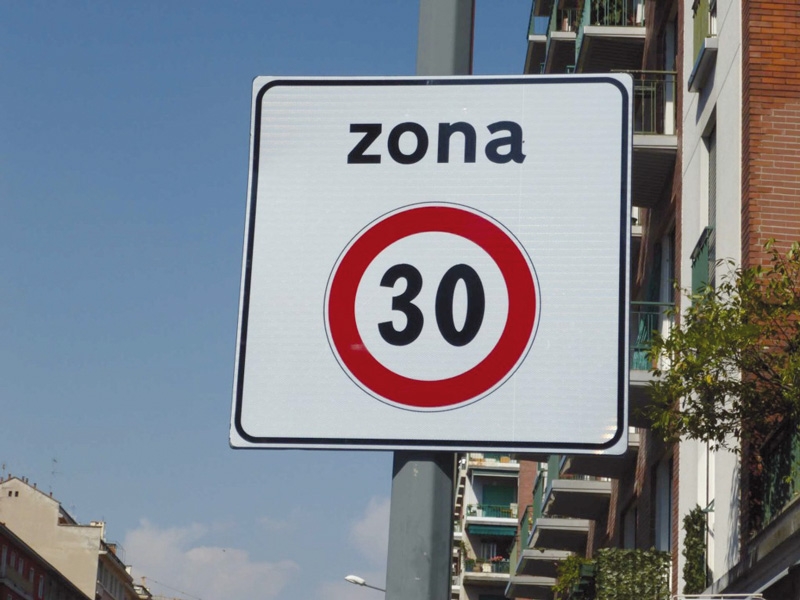 In Corso Acqui una Zona 30 di nome ma non di fatto. Renzo Penna chiede l’intervento della Giunta