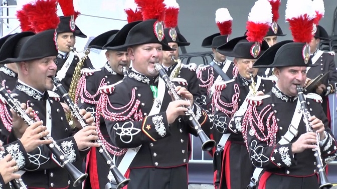 La Fanfara dei Carabinieri  risuona nel suggestivo anfiteatro di Libarna