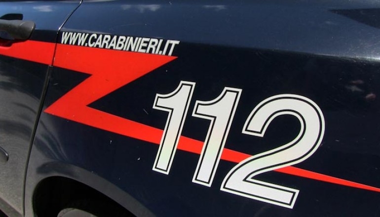 Pronto a forzare un camper in piena notte: possibile furto sventato dai Carabinieri