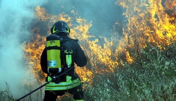 Denunciato un uomo di 64 anni per l’incendio di lunedì a Pietra Marazzi
