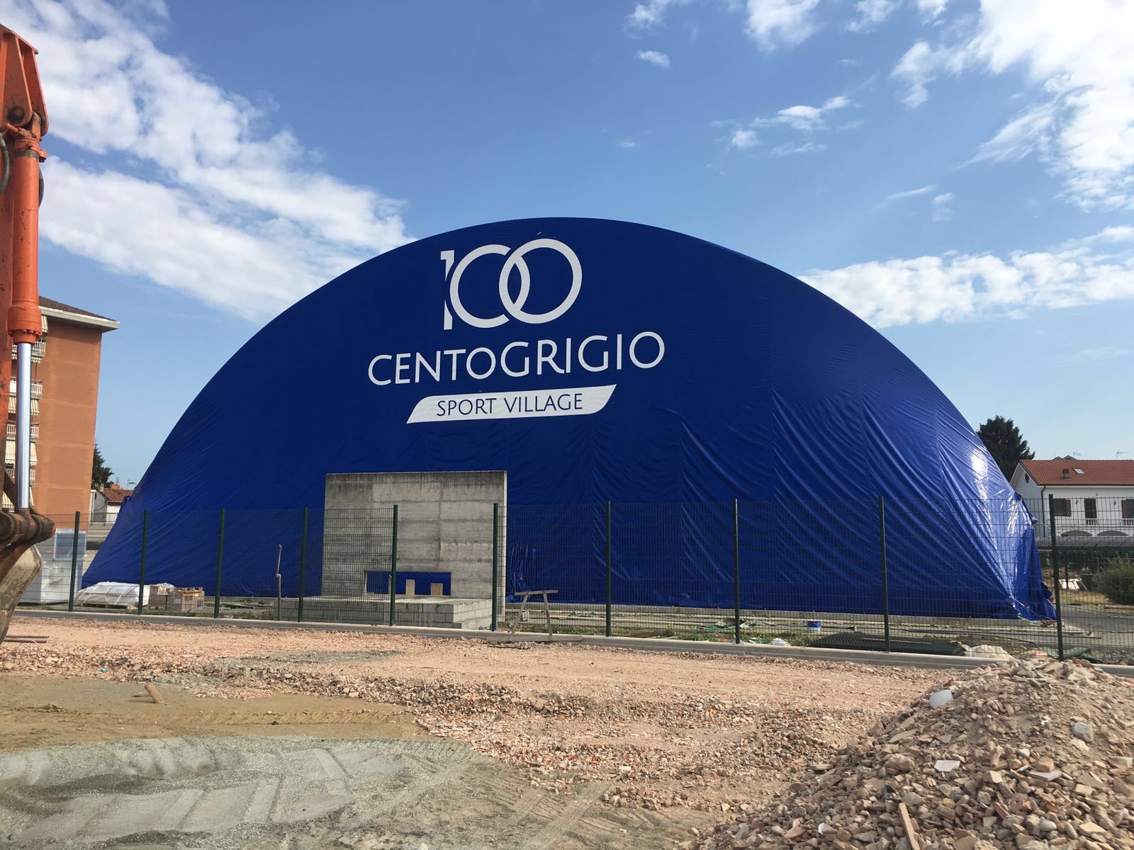 Prende forma la struttura polivalente dalle ceneri del pattinodromo al Centogrigio: fine lavori tra un mese