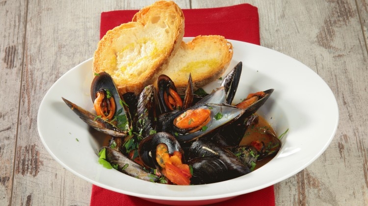 A Valenza prosegue la Sagra del Pesce