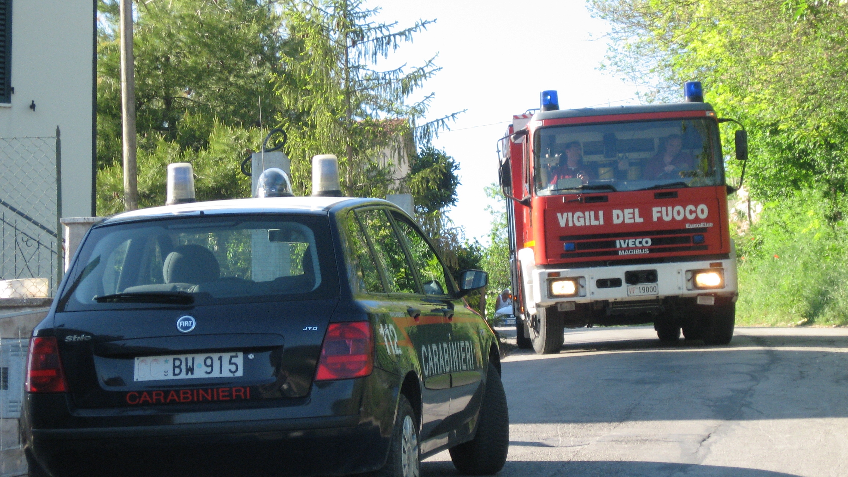 Ruba gioielli dall’abitazione di un anziano ma resta bloccata sul pianettorolo