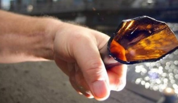 Spintonano e minacciano i titolari di un locale in via Milano per farsi servire da bere