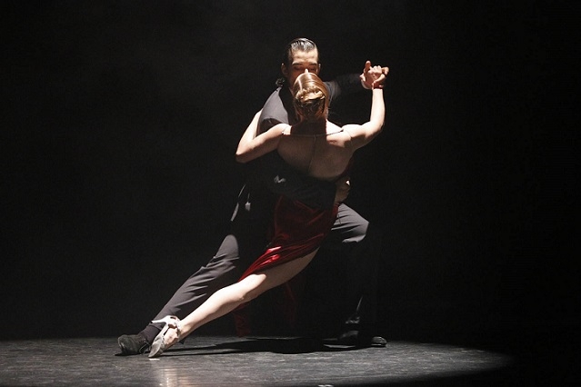 Ad Alessandria l’atmosfera è sensuale, arrivano i passi del tango argentino