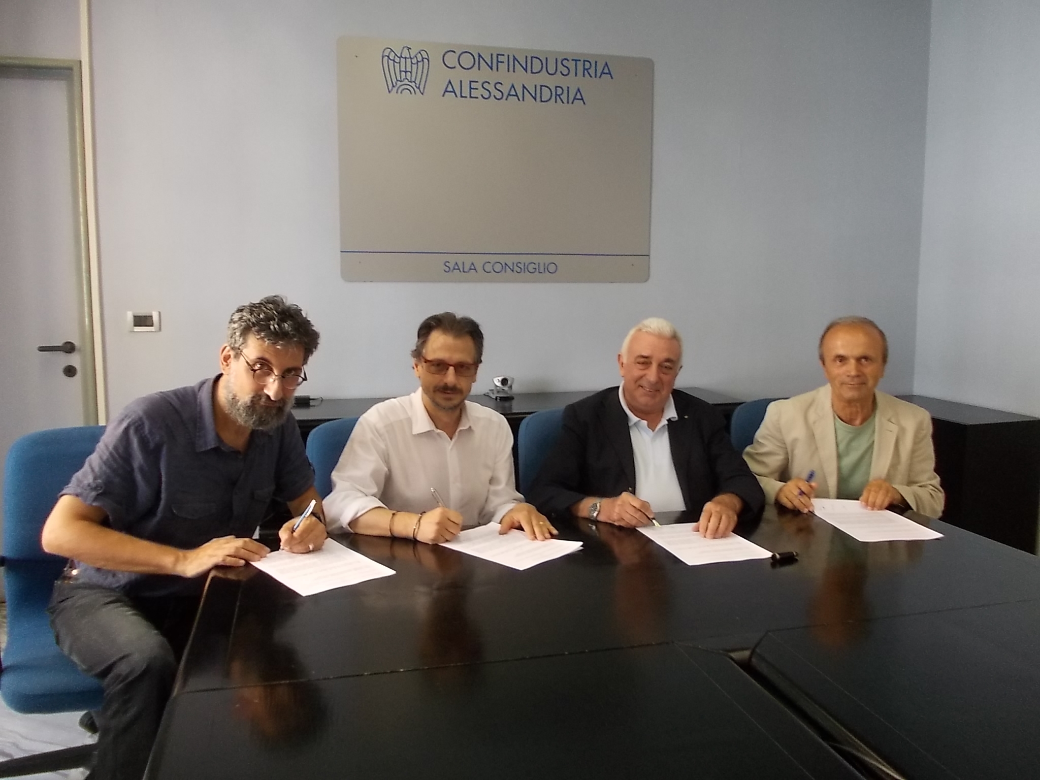 Grazie all’accordo tra Confindustria e sindacati “più soldi in busta paga per i lavoratori e meno costi per le aziende”