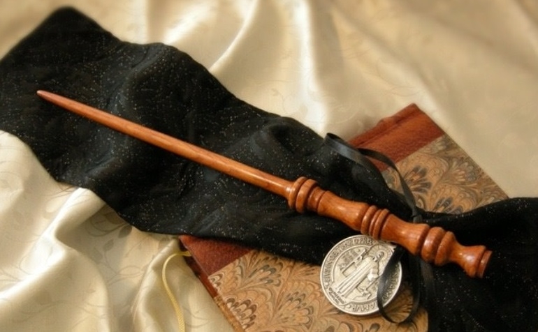 Acqui si riempe di magia: piazza della Bollente diventa Hogwarts