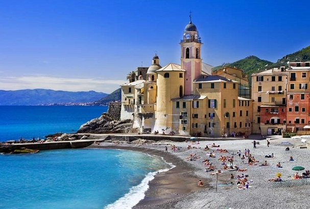 Camogli, il borgo dei mille bianchi velieri