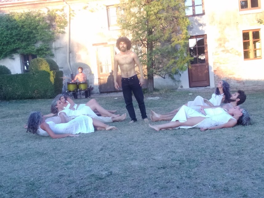 Euripide oggi. Recensione de “Le Baccanti” al Castello di Coazzolo