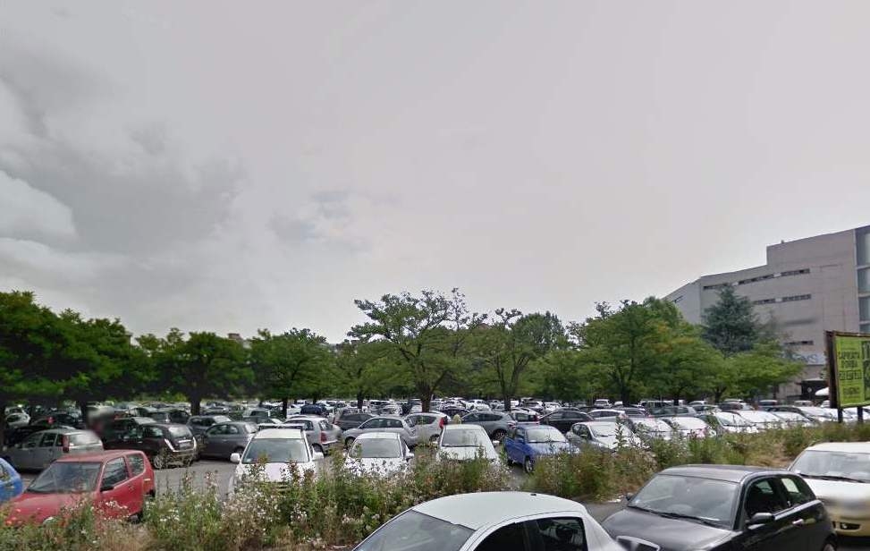 Multato un parcheggiatore abusivo in piazzale Berlinguer