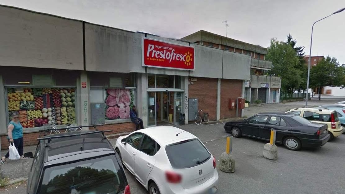 Incursione in un supermercato per rubare cibo e bibite: denunciata banda di teppisti