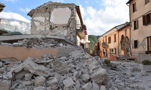 A Valenza un minuto di silenzio per i terremotati ma anche un atto concreto