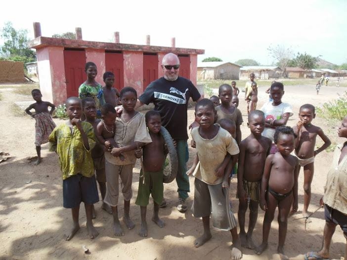 Medico e volontario in Africa: Novi piange l’improvvisa scomparsa di Enrico Lazzarini