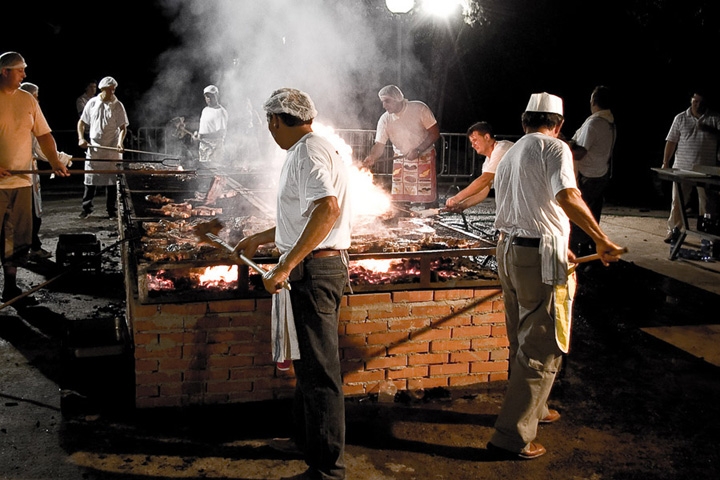 La Festa delle feste accende Acqui: due giorni non stop tra sapori e vini locali