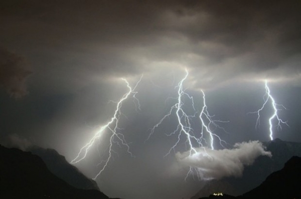 Possibili temporali e nubifragi tra stanotte e domattina tra Piemonte e Liguria