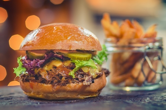 Bancarelle, street food e musica, a Valenza torna la Fera del Bun Pat