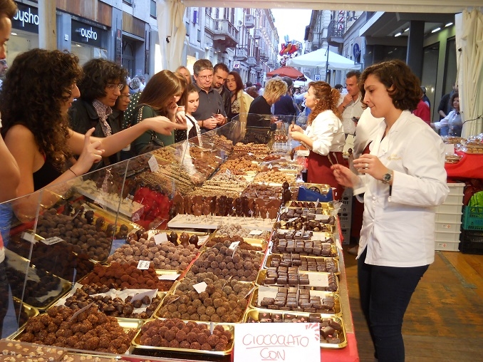 Il cioccolato invade le vie di Alessandria