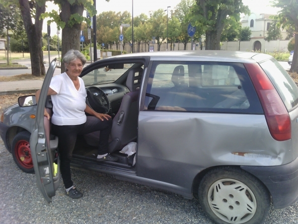 Niente più notti in auto per la signora Giovanna grazie alla generosità di una famiglia astigiana