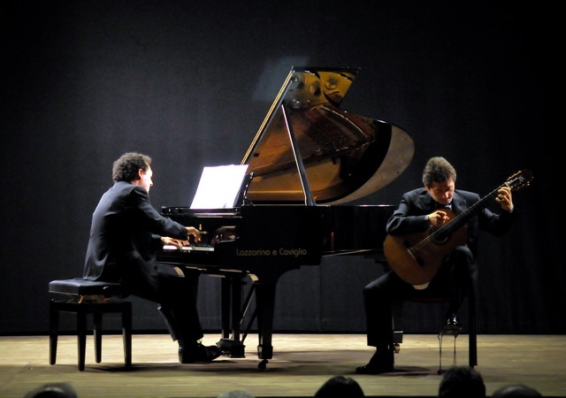 Festival Luoghi Immaginari: ad Acqui una “Cartolina d’aurora a Granada”