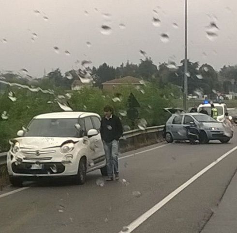 Tamponamento tra due auto sulla strada provinciale 31