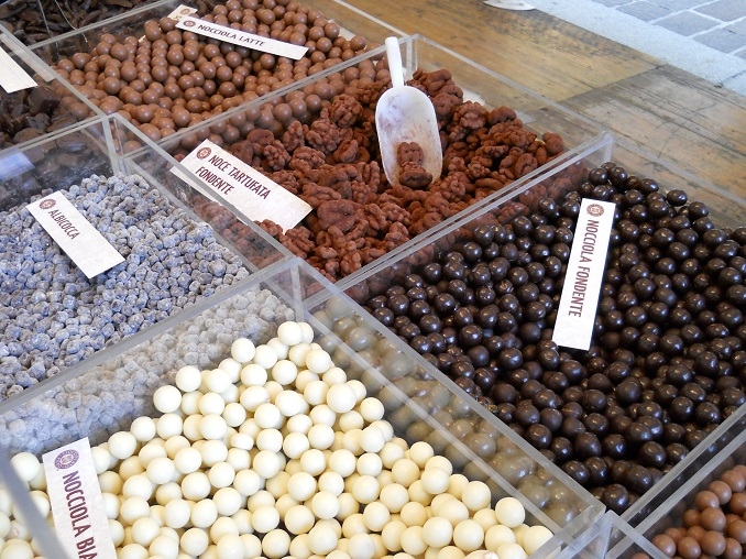 Ad Alessandria il cioccolato addolcisce vie e piazze