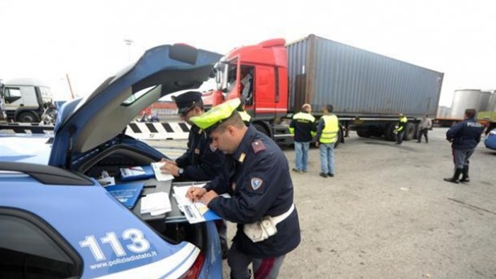 Dal 10 al 16 ottobre controlli a tappeto della Polizia Stradale su mezzi pesanti e bus