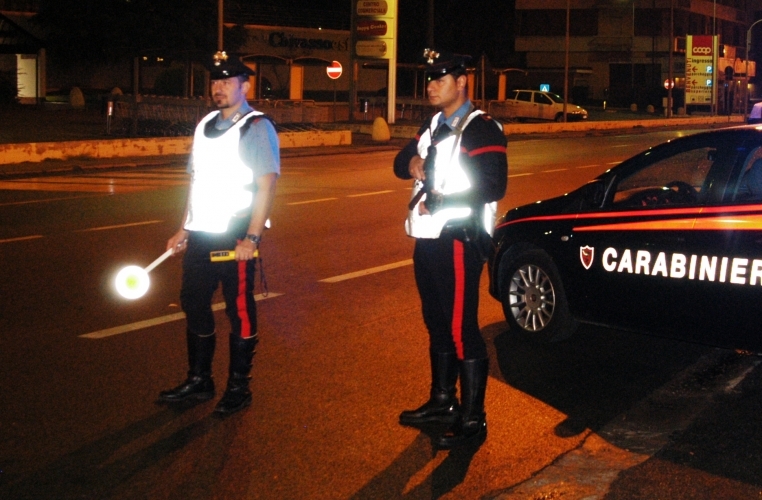 Alla guida ubriaco di sabato sera: fermato e denunciato in via Maggioli