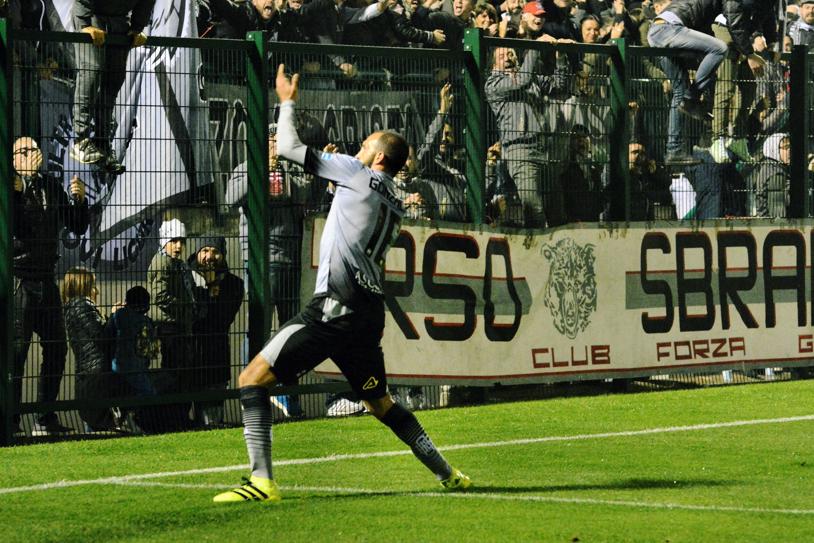 Alessandria più forte anche della nebbia: Robur Siena battuta 5-2. La rimonta subita scatena Bocalon e Gonzalez
