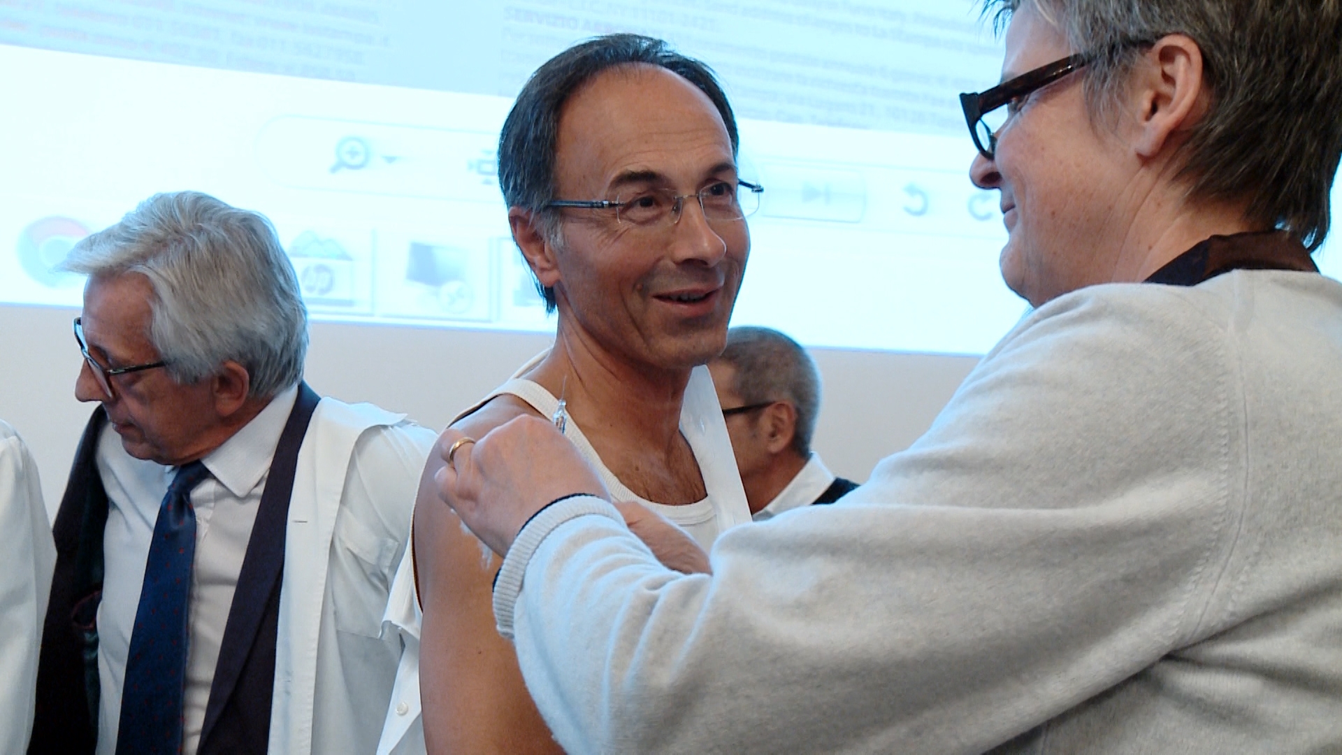 L’Ordine dei Medici e l’Asl esortano i cittadini: “vaccinatevi e non credete ai ciarlatani sul web”