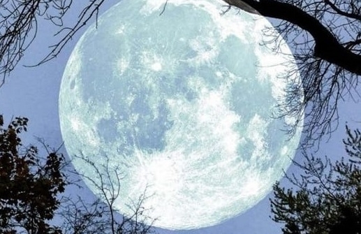 Occhi rivolti al cielo, scatta la notte della Superluna