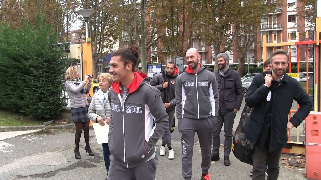 I peluche del Grey Bear Toss donati ai bimbi dell’Ospedale da tre campioni dell’Alessandria [VIDEO]