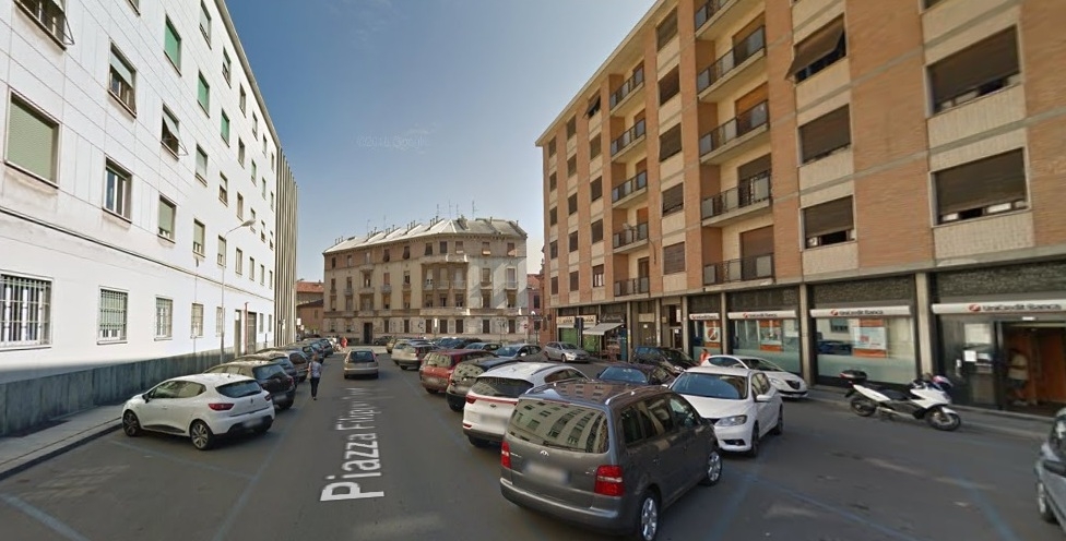 Ruba una bicicletta e investe una anziana: inseguito e bloccato da un ragazzo marocchino