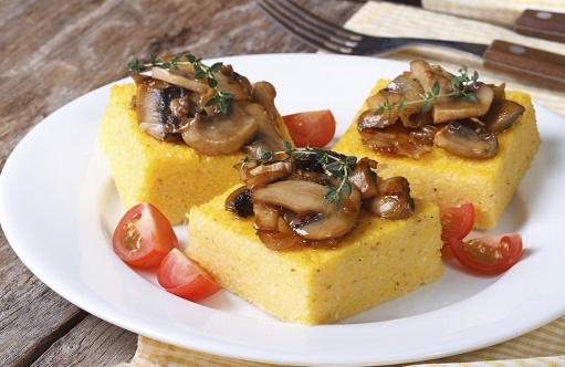 Polenta, “raviolotti” e bagna cauda, il gusto dell’autunno invade la provincia