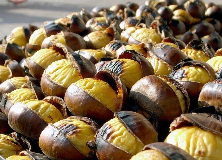 Un successo di sapori alla Castagnata della scuola Morbelli di Alessandria