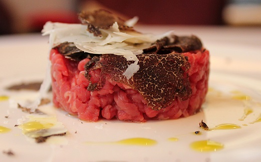 In provincia di Alessandria una domenica di bancarelle, tartufi e vino
