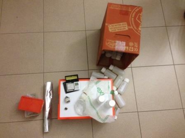 La sua casa era diventata un viavai di tossicodipendenti: in manette un 47enne