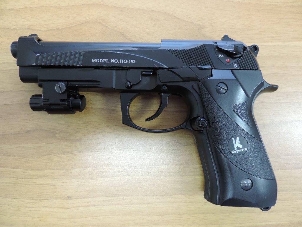 Denunciato per il furto di due biclette finisce nei guai anche per una pistola giocattolo