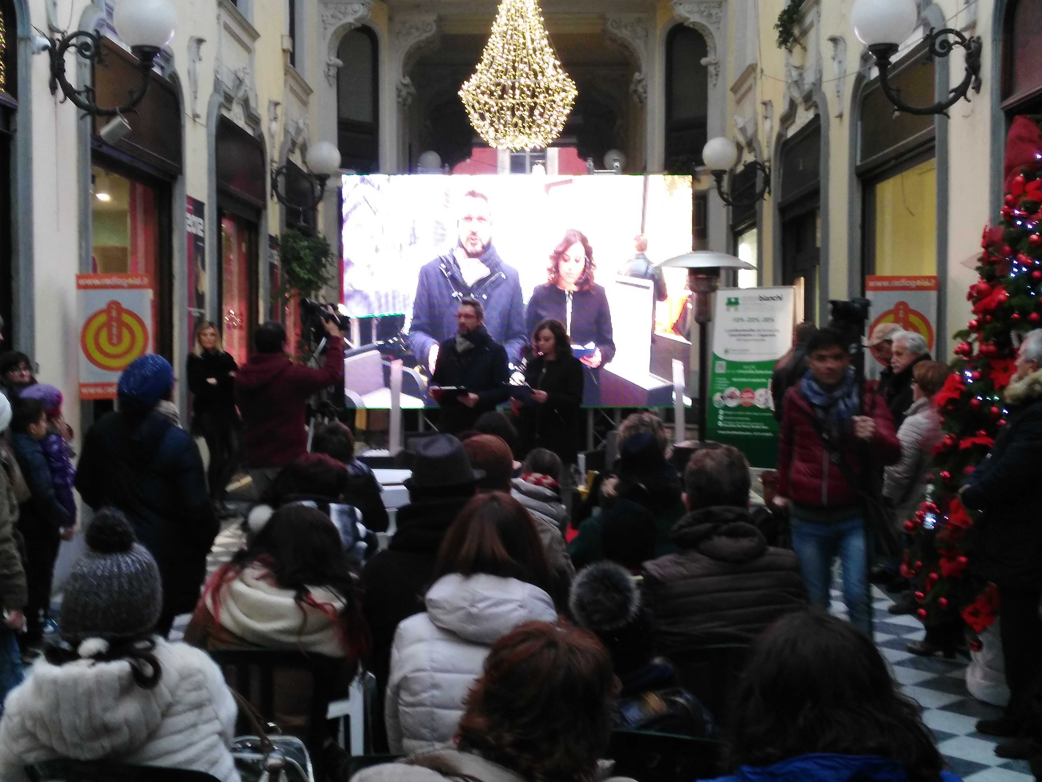Ultimo giorno con i presepi di San Gregorio Armeno da Galleria Guerci