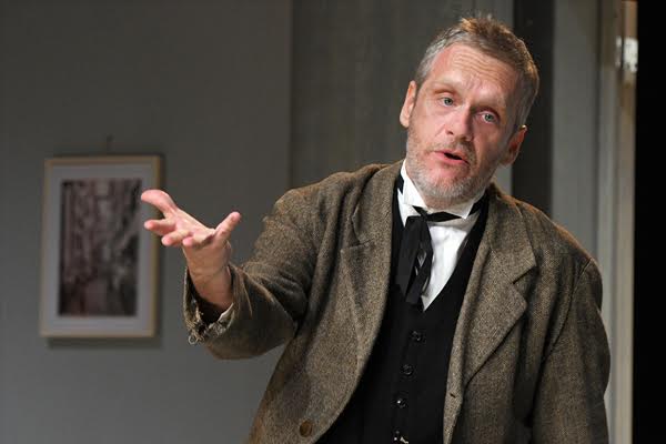 La comicità di Govi secondo Jurij Ferrini al Teatro Alfieri