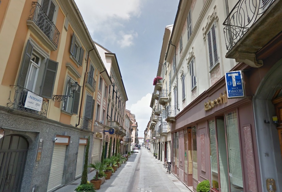 Via Dante ad Alessandria fino all 11 diventa la via della pizza