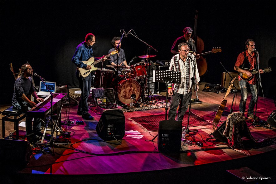 Richard Lindgren & Mandolin’ Brothers in concerto al Macallè