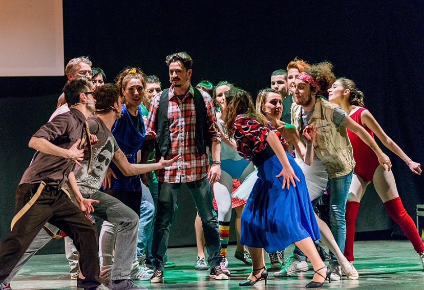 Il Teatro Sociale di Valenza si trasforma ne “L’Accademia delle Stelle”