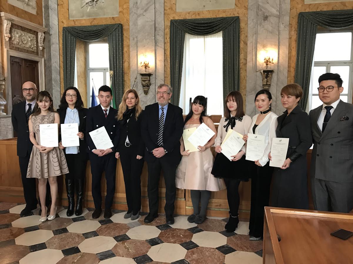 Una delegazione cinese a Valenza per conoscere l’arte orafa
