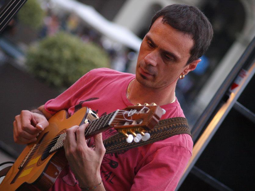 Laboratorio di ritmica e stage di chitarra flamenca. L’intervista al chitarrista Carmine Nucho Nobile
