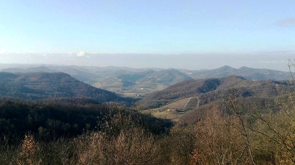 Una domenica sulle colline con il nordic walking