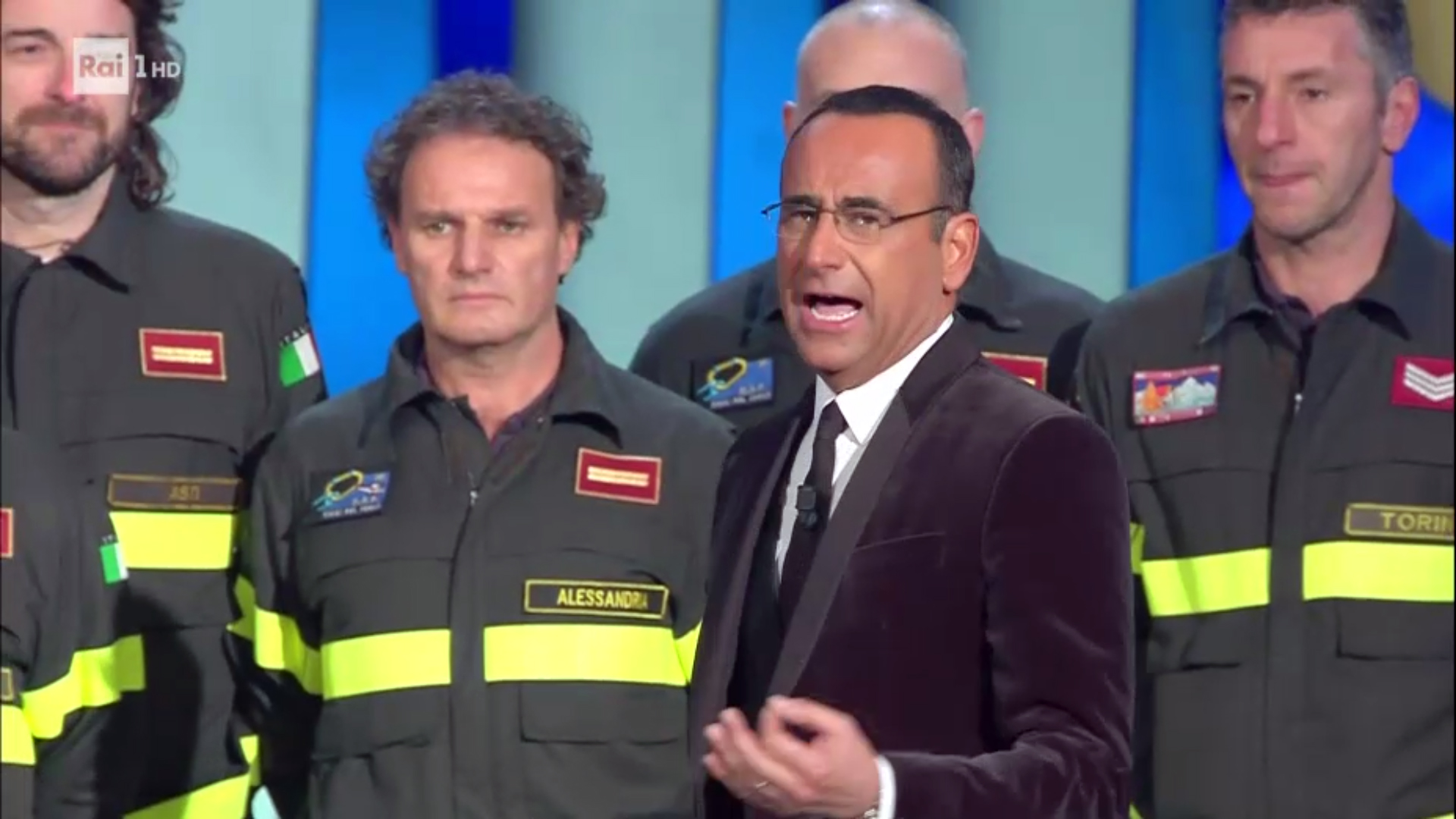 “Non chiamateci eroi, facciamo solo il nostro lavoro”. Le parole del Vigile del Fuoco martedì sul palco dell’Ariston