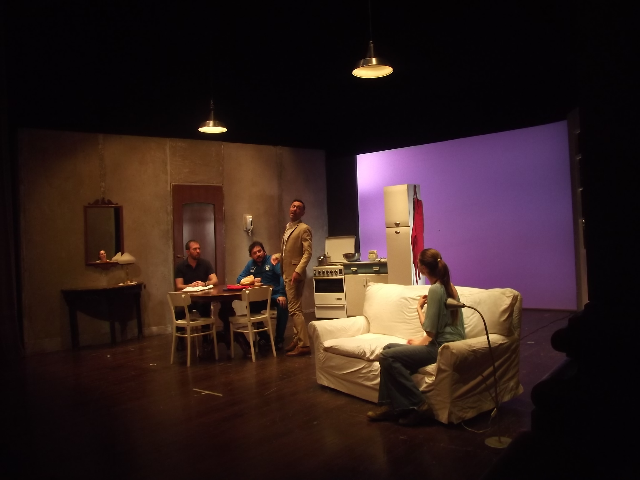 Una commedia tra comicità e domande, come la vita. Recensione di “Peperoni Difficili – la verità chiede di essere conosciuta” al Teatro Civico di Tortona
