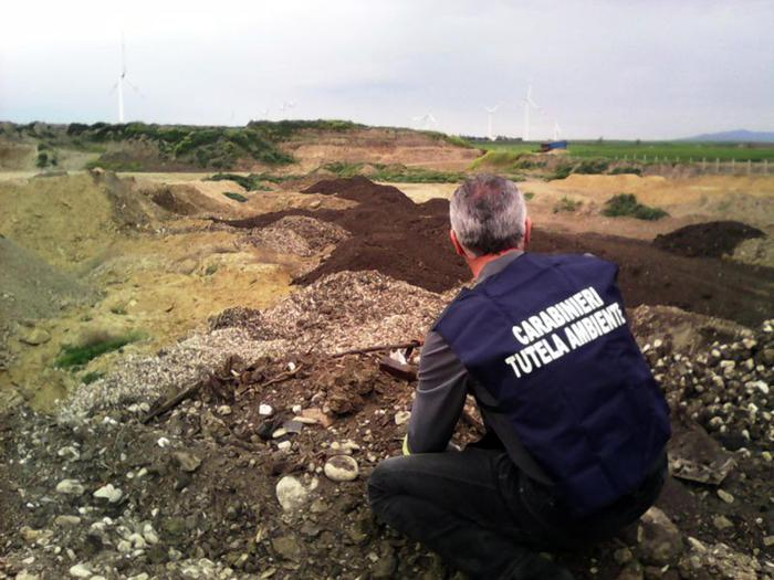 Trasportava rifiuti con documenti incompleti. Scatta la sanzione